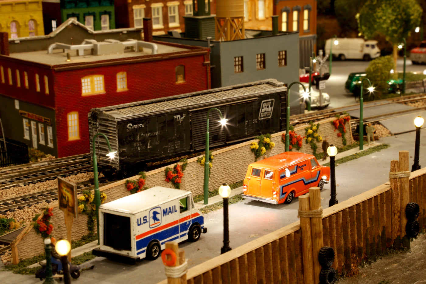 Lighting train layout with Gooseneck and Globe lamps